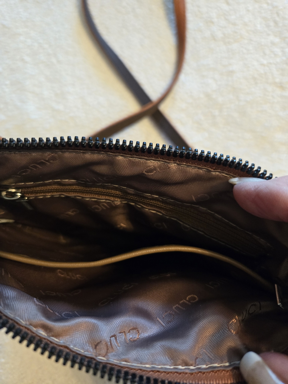 Cluci Tan Crossbody Bag with Dual Zip Front Pockets - Picture 3 of 3